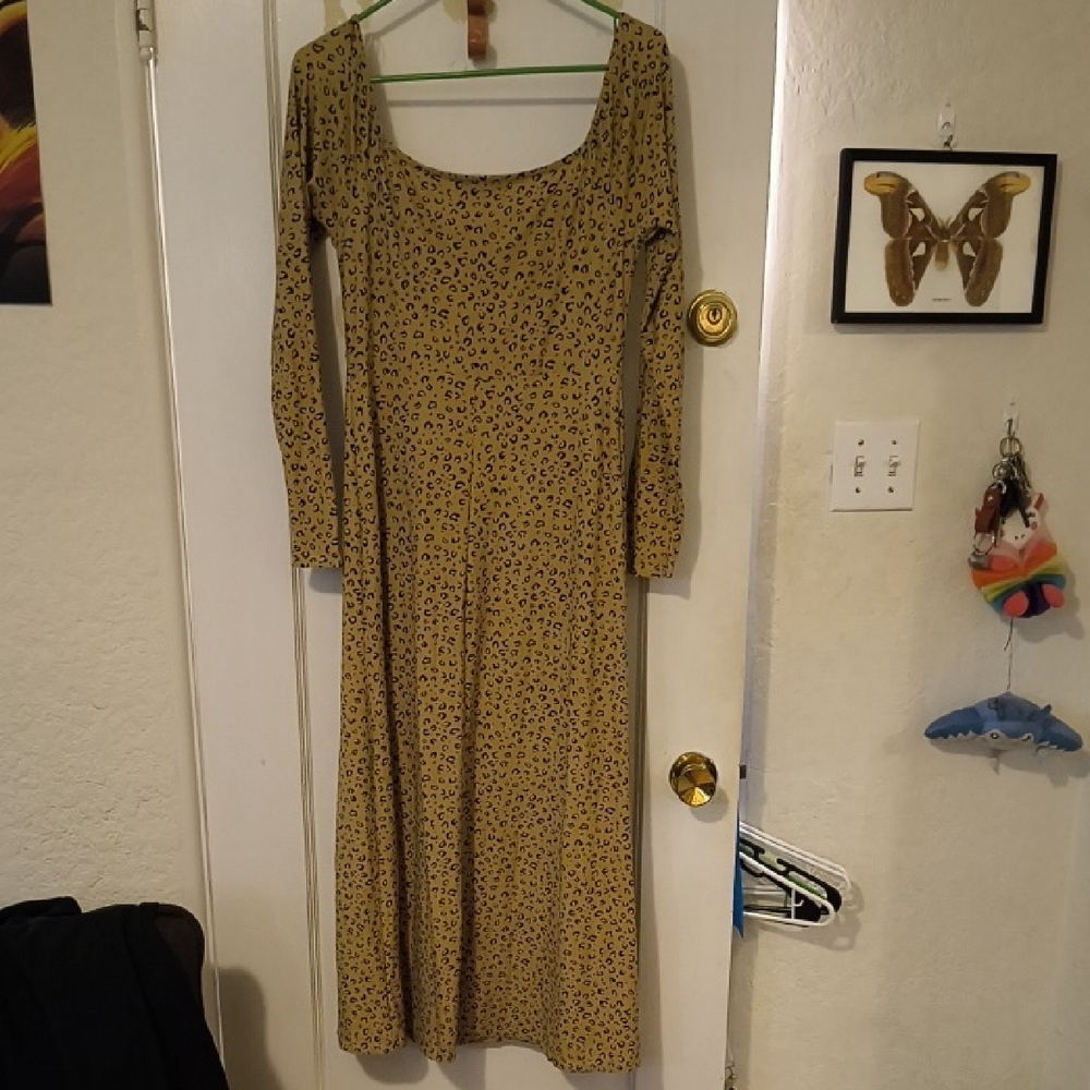 Sugarfox | Chic Long Sleeve Leopard Print Dress - Picture 4 of 4